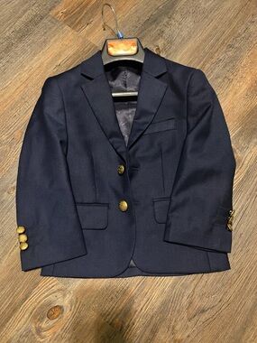 2T boys suit set. Pants included